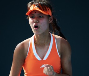 遗憾！中国女网15岁新星1-2止步八强：15连胜终结，已进世界前十