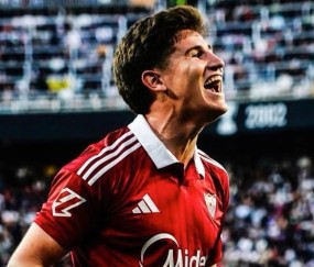 九游下载-西媒：斯卡洛尼正在为阿根廷队考察塞维利亚的左后卫奥索